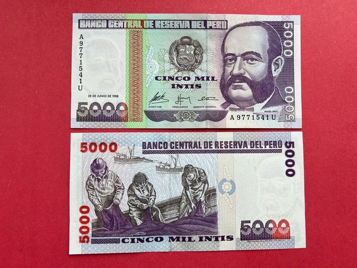 Peru  5000 Intis  1988    (uncirculated ) Pick  137a .