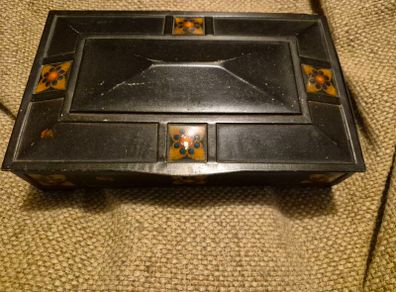 Players antique tin