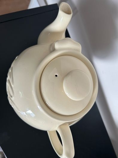 Aga Teapot