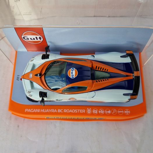 Scalextric Pagani Huayra BC Roadster Slot car ( H4335 C4335 street supercar superslot )
