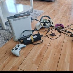 Xbox 360 - First Edition (Bundle)