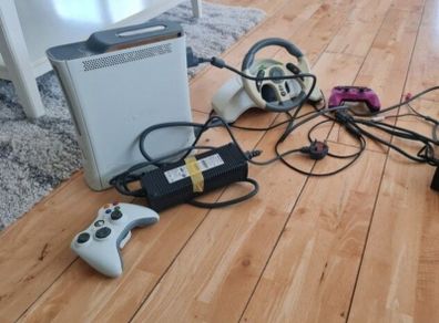 Xbox 360 - First Edition (Bundle)