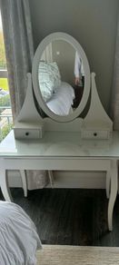 vanity table
