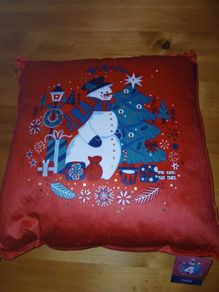Tipperary crystal Christmas cushion