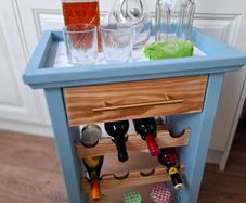 (Open to offers) Luxury drinks stand with removable top tray