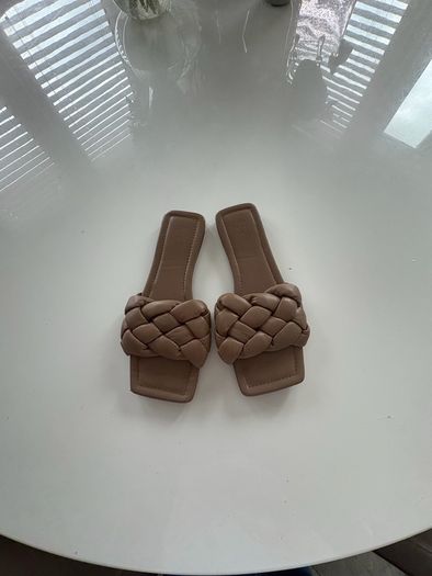 H&M stone colour plait affect slides