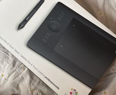 wacom intuos pro small ver2019 (non-functioning pen)