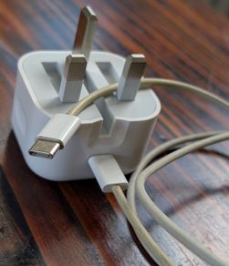 genuine apple charger 20W with genuine apple usb C to usb C cable