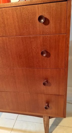 Mid Century Vintage Chest of Drawers