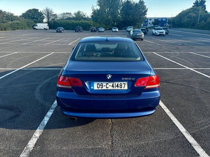 Bmw 320d Coupe (e92 Se Highline) Manual