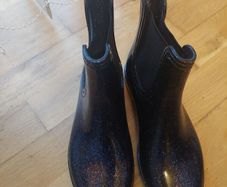 Girl's wellies
