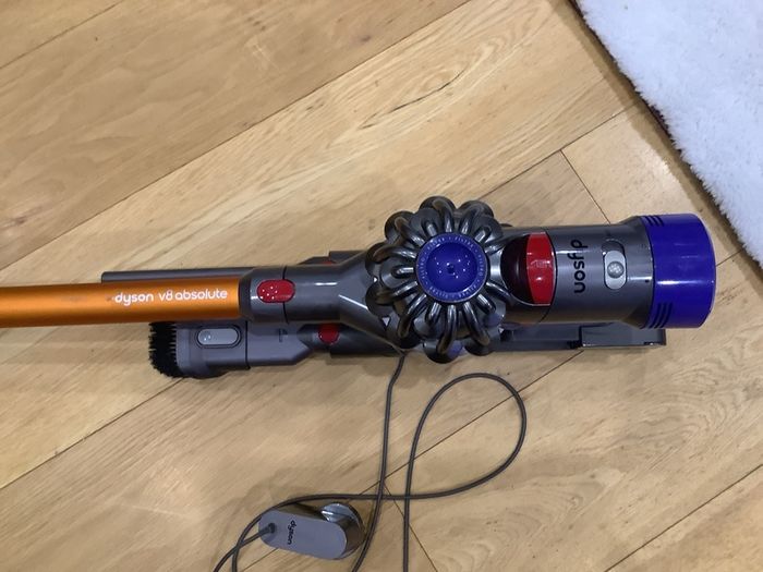 Dyson v8 absolute