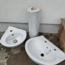 2 sinks and 1 pedestal Image 2