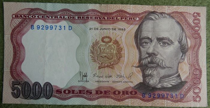 Variety of 10 Different Foreign Banknotes most of Peru