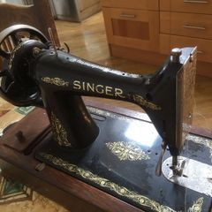 2 X singer sewing machines