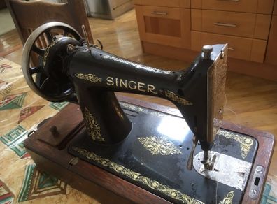 2 X singer sewing machines