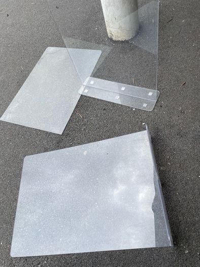 Freestanding perspex screens