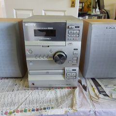 Sony Micro HiFi Component System, Model CMT-CP1, Radio, Tape & CD, all working fine and in very good condition