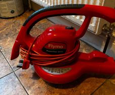 Leaf blower