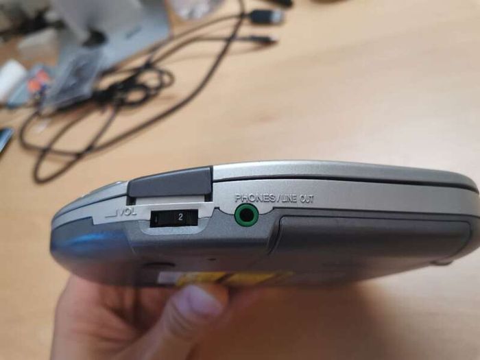 AIWA XP-V312 Portable CD Player