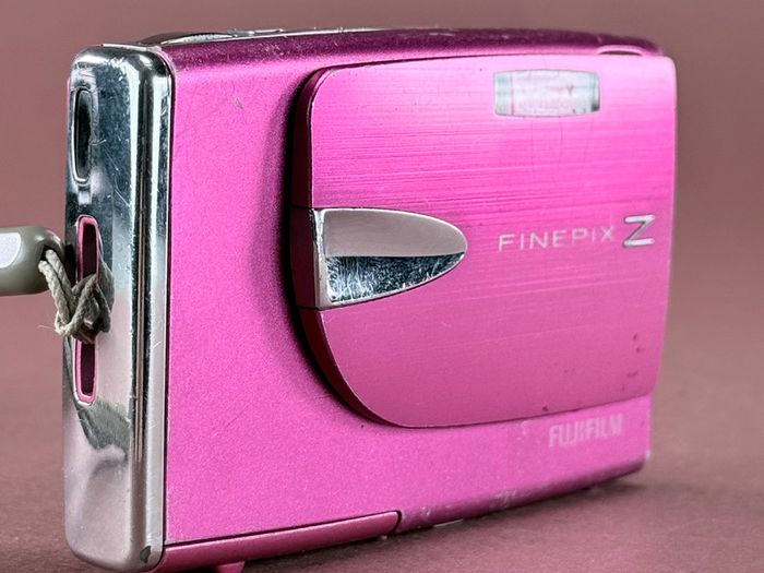 Fujifilm FinePix Z20fd compact point and shoot camera