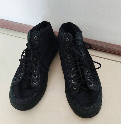 PRICE DROP Quick sale Flip flop sneakers size 6