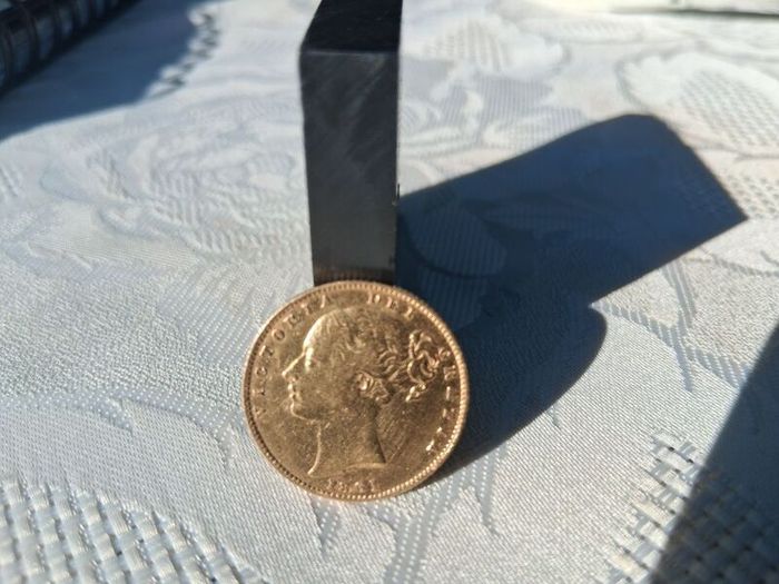 1861 22k Gold Soverign