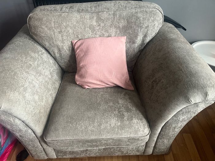 Couch 2 armchairs Free