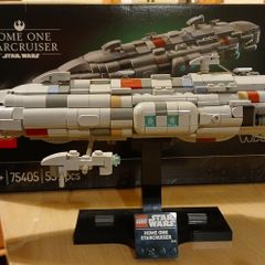 Lego Star Wars Home One midi scale
