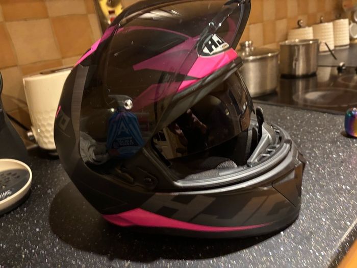 HJC i70 pink/black helmet