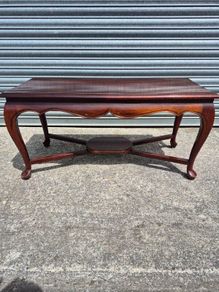 Mahogany Coffee Table - Queen Anne Style
