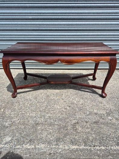 Mahogany Coffee Table - Queen Anne Style