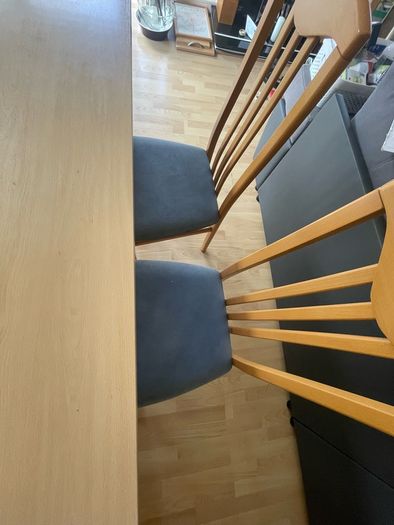 Kitchen table and 4 chairs