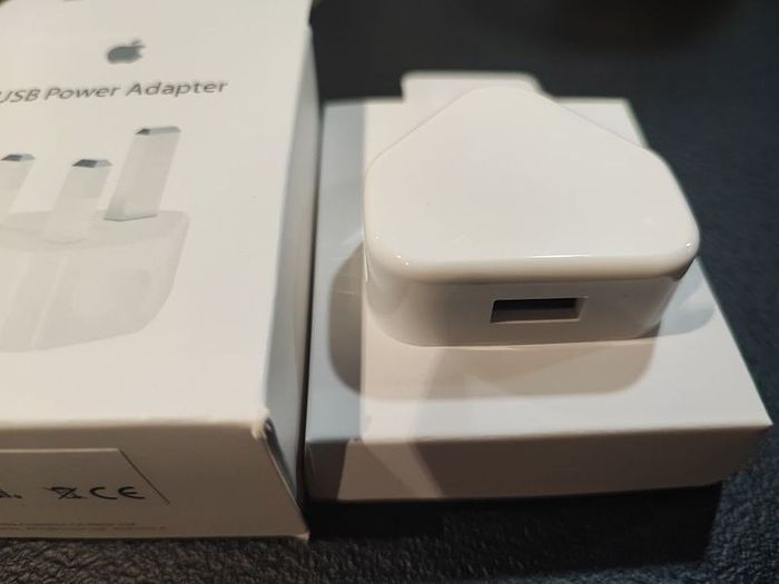 apple plug x2 brand new