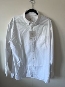 Uniqlo Mens Cotton Shirt. Large. Brand new PRICE REDUCED