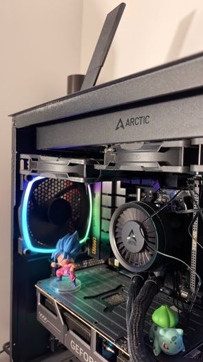High-End TUF Gaming PC- RTX 5070 Ti OC Edition / Ryzen 7 9800X3D + AOC 27" Gaming Monitor