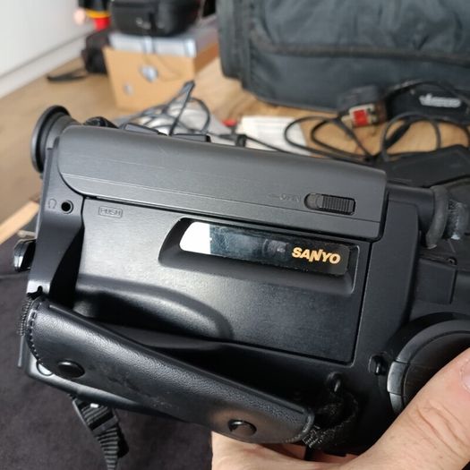 Vintage Sanyo VM-RZ1P Old Tapes Tape Premier Collection 8 mm Movie Video Camera Recorder Camcorder Japan cassette Handycam 8x Auto Focus