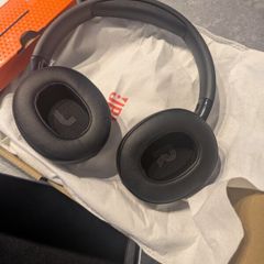 JBL Tune 770NC Wireless Bluetooth Noise-Cancelling Headphones - Black