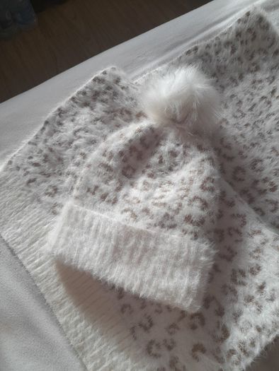 scarf an hat set