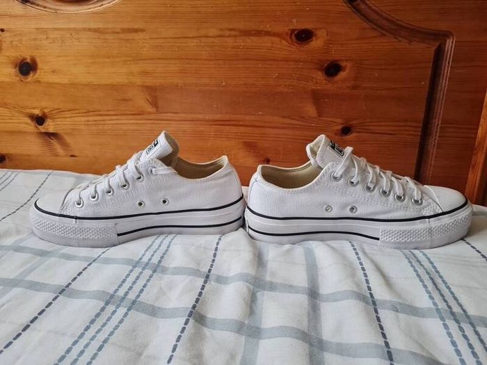 Converse chuck Taylor platform low Size 5 eu 37.5 white canvas in excellent condition
