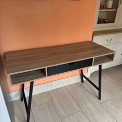 Work desk