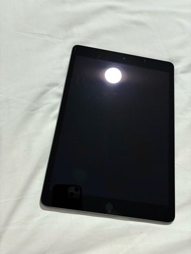 Apple iPad 9th Generation Space Grey 64GB + WB Pen + USB-C to Lightning Cable