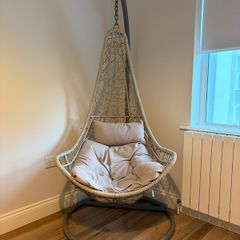 egg chair
