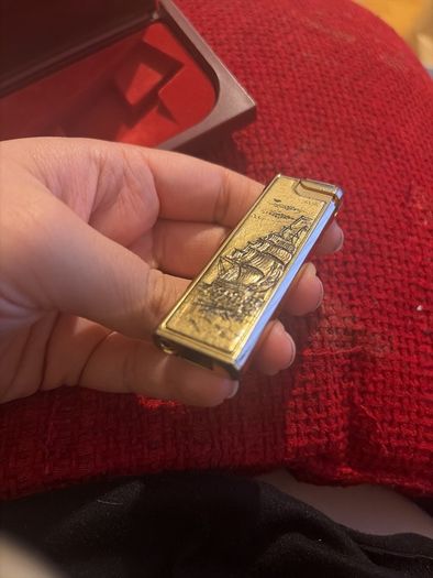 Vintage Japanese Lighter, Heavy gold tone, Original Presentation Case