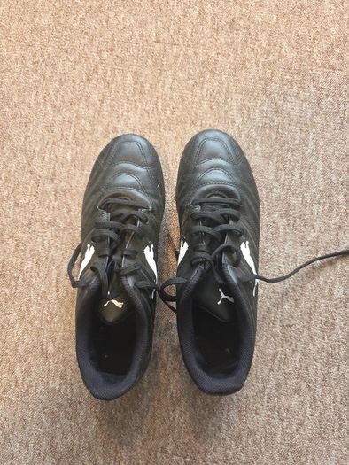 football/rugby shoes