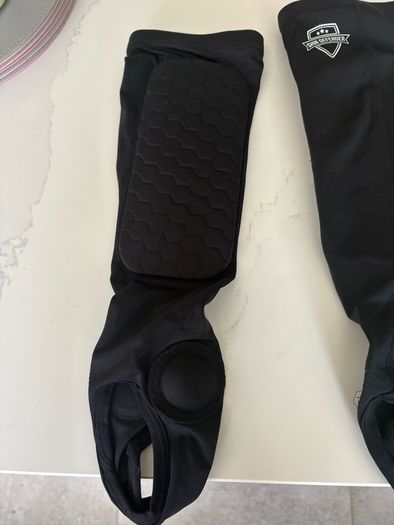 shin Defender with ankle protection. 10 to 14 year olds