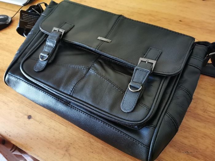 Casual handbag genuine leather black Stylish office bag for documents laptop Shoulder
