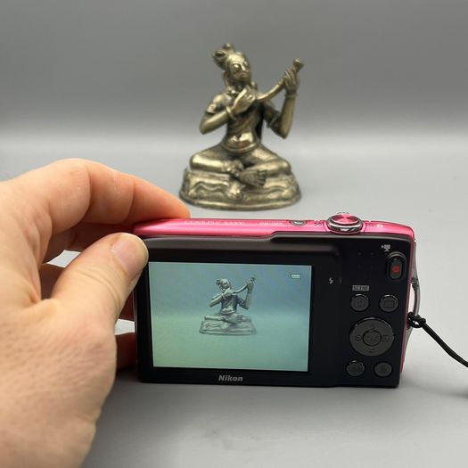 Nikon Coolpix S3300 16MP Digital Camera Pink - Full Kit