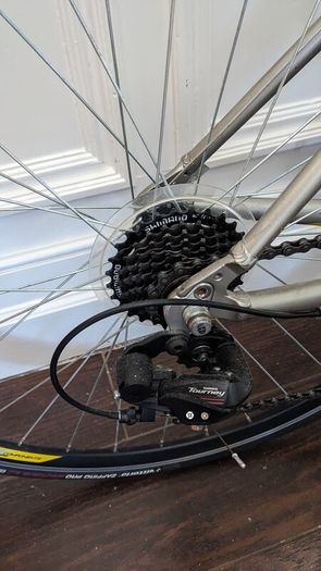 Carrera ltd edition 6061T6 road bike and  Qubo elite trainer