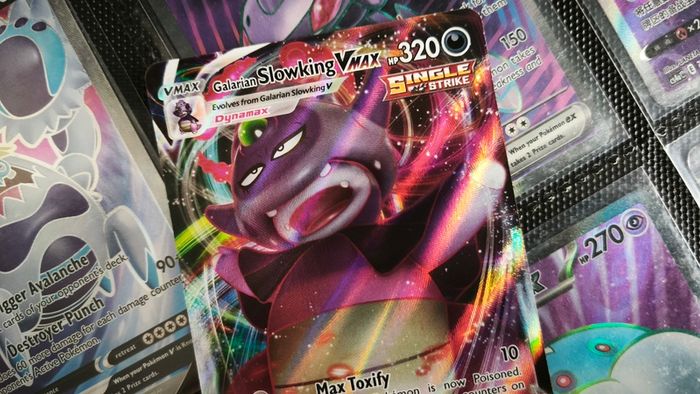 Galarian Slowking VMAX ! Ultra Rare ! from Chilling Reign Set ! 2021 ! Pokemon Card !